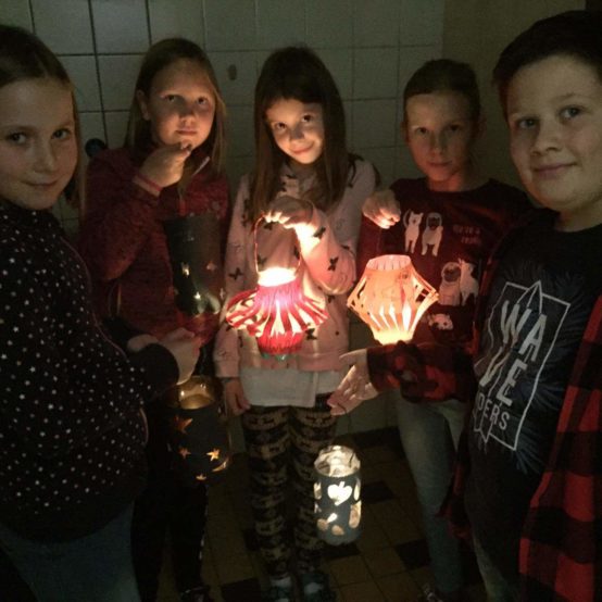 Výroba lampionů ve 4.třídě