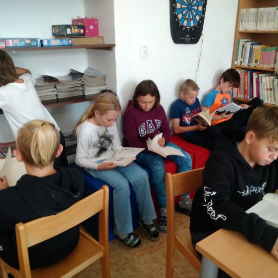 V knihovně, 4. třída
