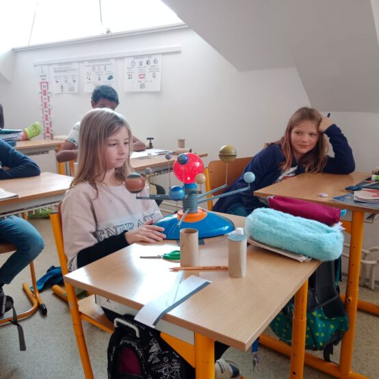 Poznáváme vesmír, 5. třída