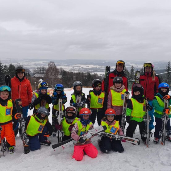 Návštěva knihovny a lyžování na Monínci – 1. třída