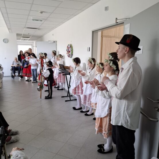 Velikonoční zpívání ve VFN a Domově seniorů v Příbrami